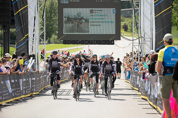 FINISH LINE CROSSING --2566