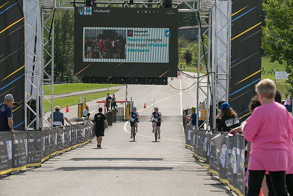 FINISH LINE CROSSING --3281