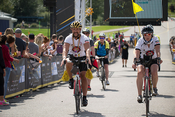 FINISH LINE CROSSING --3062