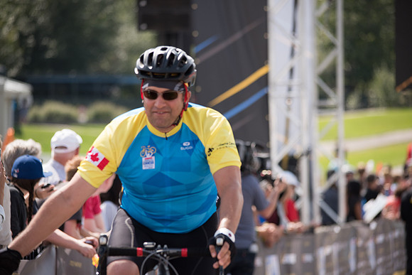 FINISH LINE CROSSING --3398