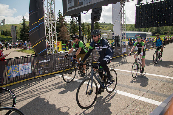 FINISH LINE CROSSING --0349