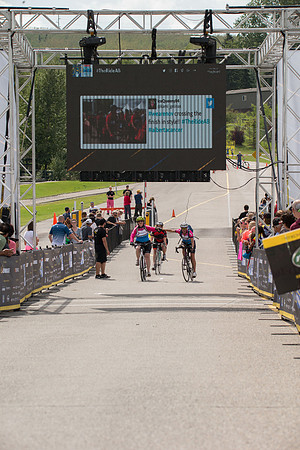 FINISH LINE CROSSING --3990