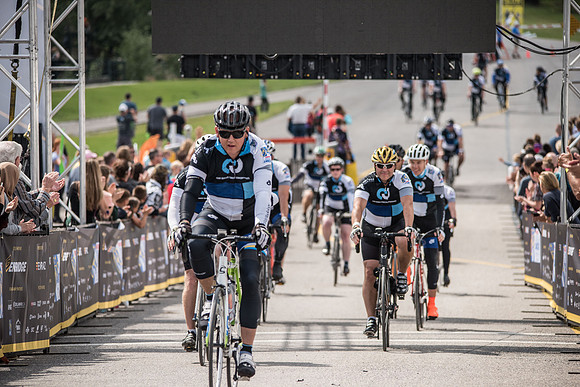 FINISH LINE CROSSING --2605