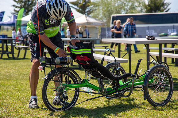 2-BIKE - RIDERS FIXING BIKES-10