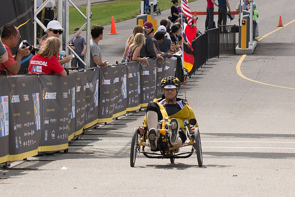 FINISH LINE CROSSING --3208