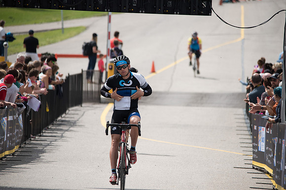 FINISH LINE CROSSING --2679