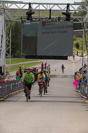 FINISH LINE CROSSING --4077