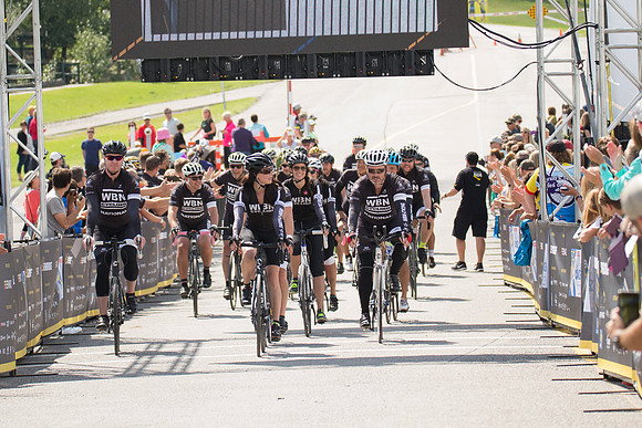 FINISH LINE CROSSING --2552