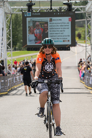 FINISH LINE CROSSING --3907